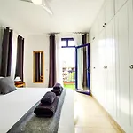 Holiday home Lemon Terraced House *